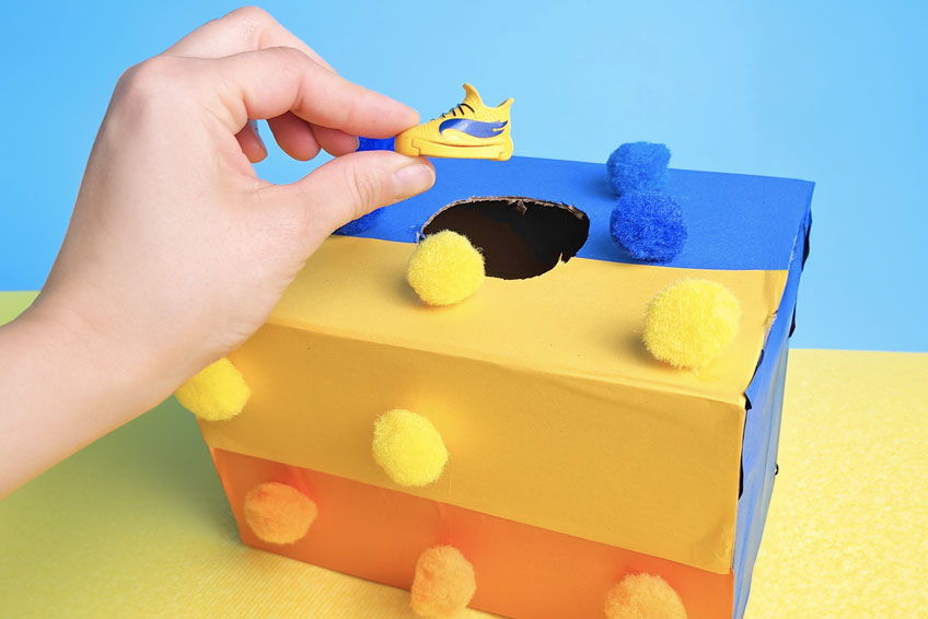 Explorando el mundo a través de la caja sensorial